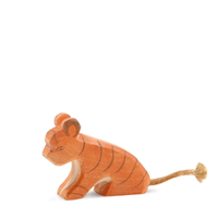 Tiger klein sitzend